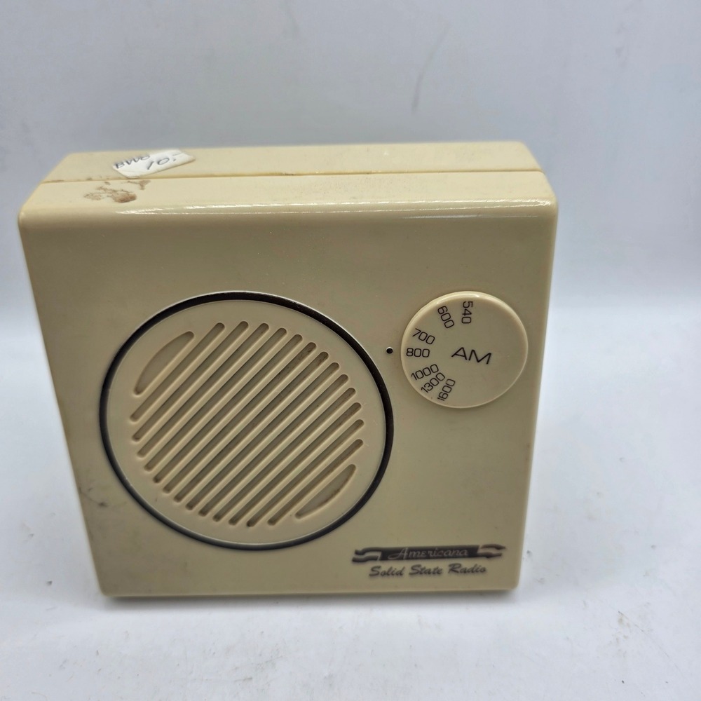 Vintage Americana Model 620 Solid State AM Radio 9V Beige Retro 1980s